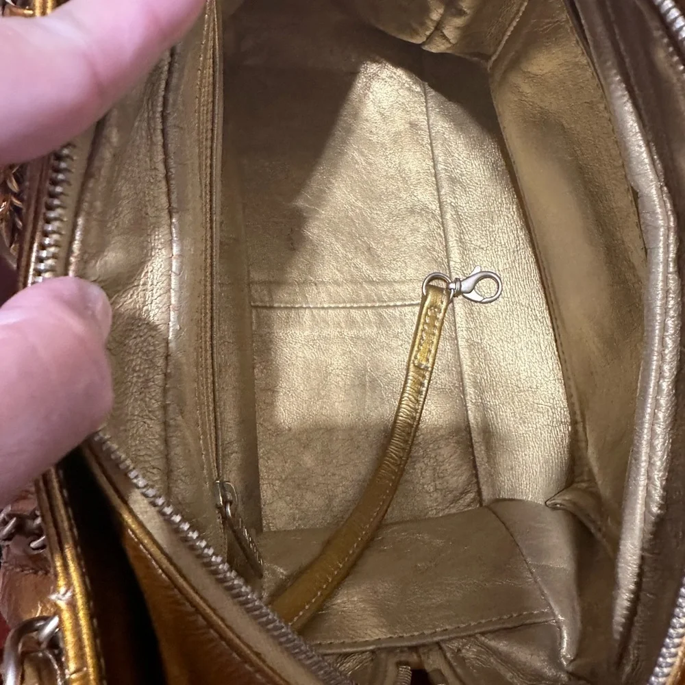 CHANEL ❤️🌟11372068 METTALIC GOLD BOWLING BAG W/ LEATHER LINED INTERIOR⭐️ - Picture 10 of 14
